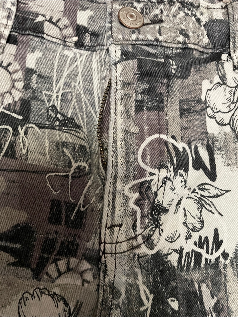 LOGO by Lori Goldstein Floral Abstract Capris - Gray Multi - Picture 7 of 11